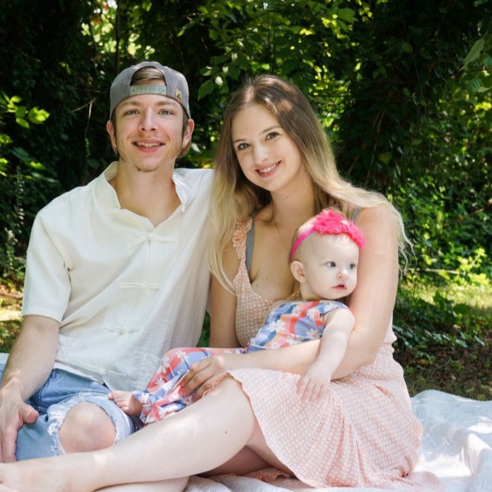 Meet your Posher, Eli, Katie & Isla